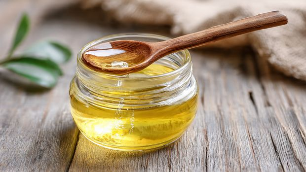 Oil Pulling: 6 Incredible Health Benefits That Make It Worth