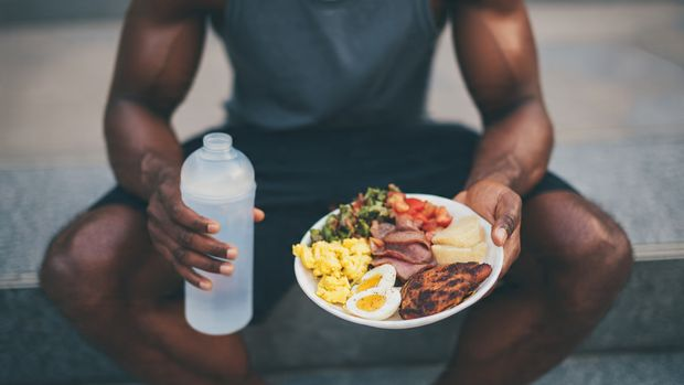 5 Dangerous Gym Nutrition Myths Explained by Science